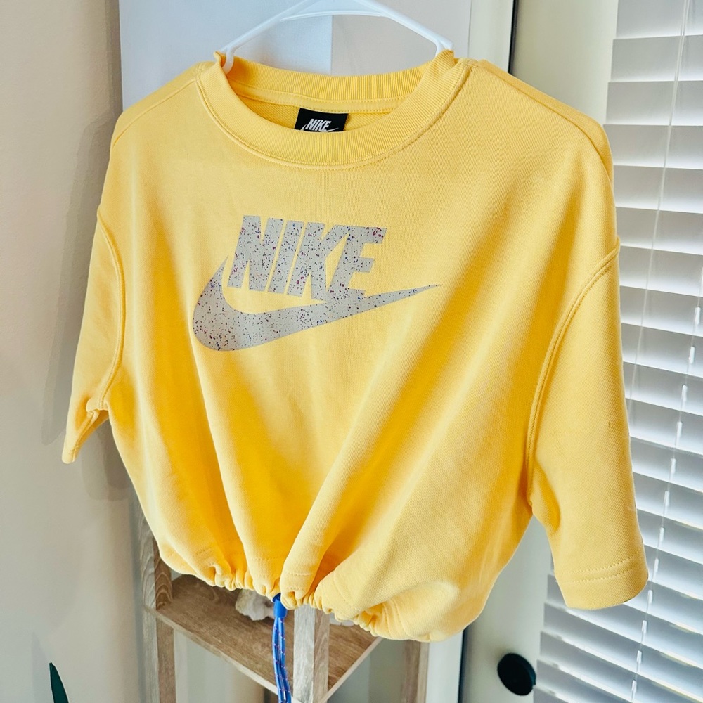 Nike crop